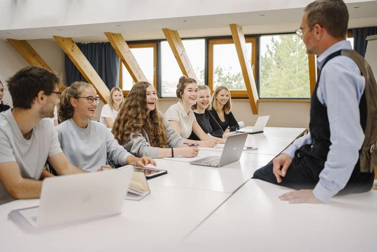 Studierende im Raum