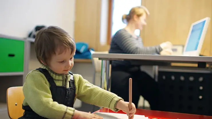 Arbeitsraum für Eltern mit Kind an der Universität Erfurt