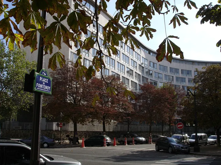 The UNESCO headquarters "World Heritage Centre" at Place de Fontenoy (Paris) © Matthias Ripp.