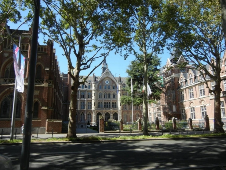 Hauptgebäude Université Catholique de Lille