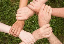 hands holding each other