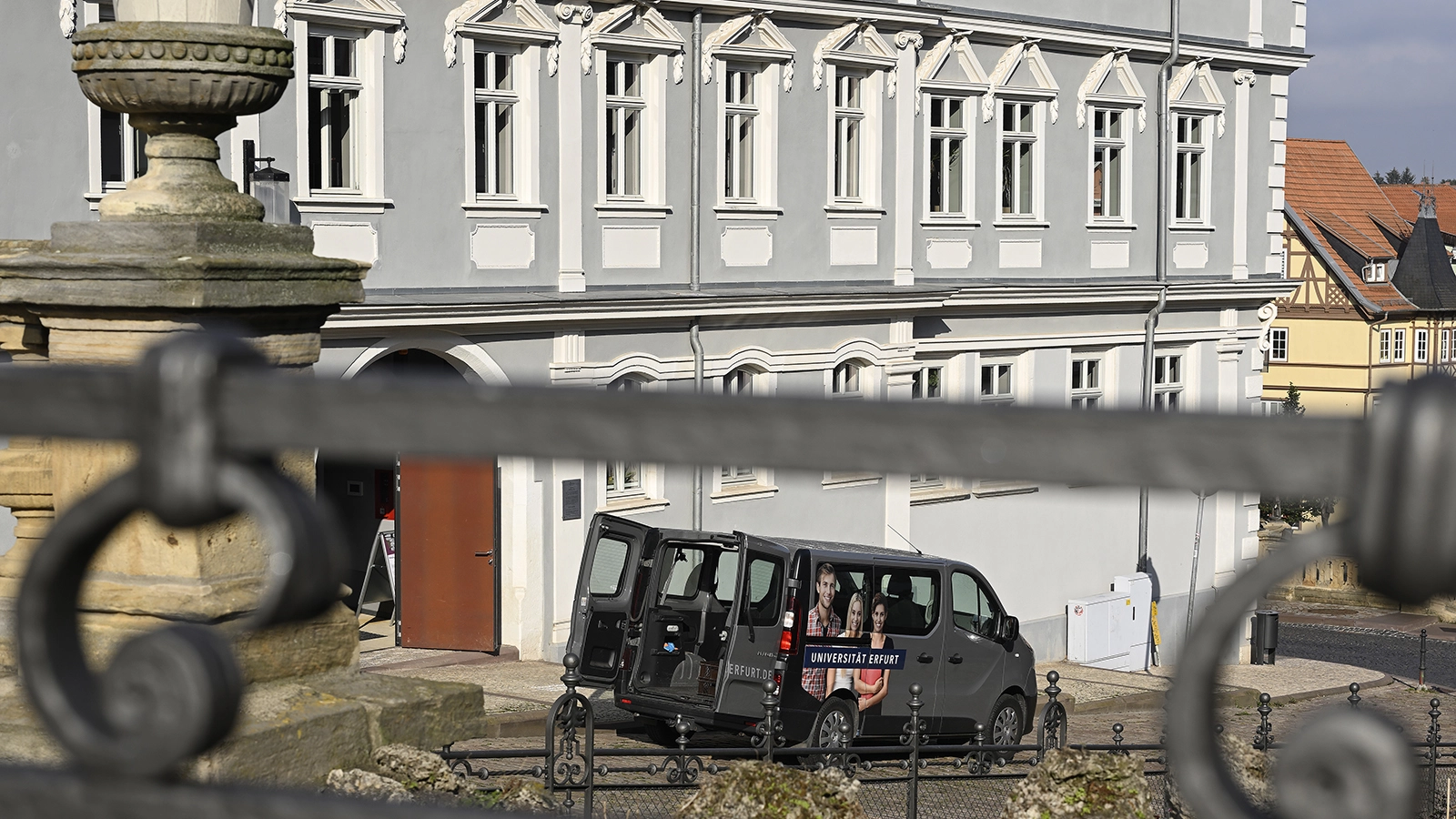 Autor der Uni Erfurt vorm FZG