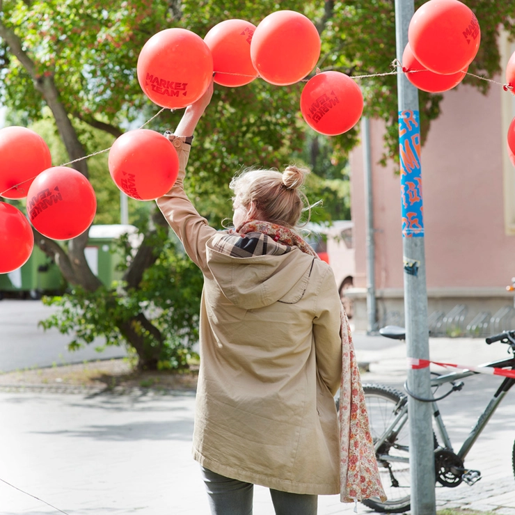 Studentin beim Campusfest an der Uni Erfurt